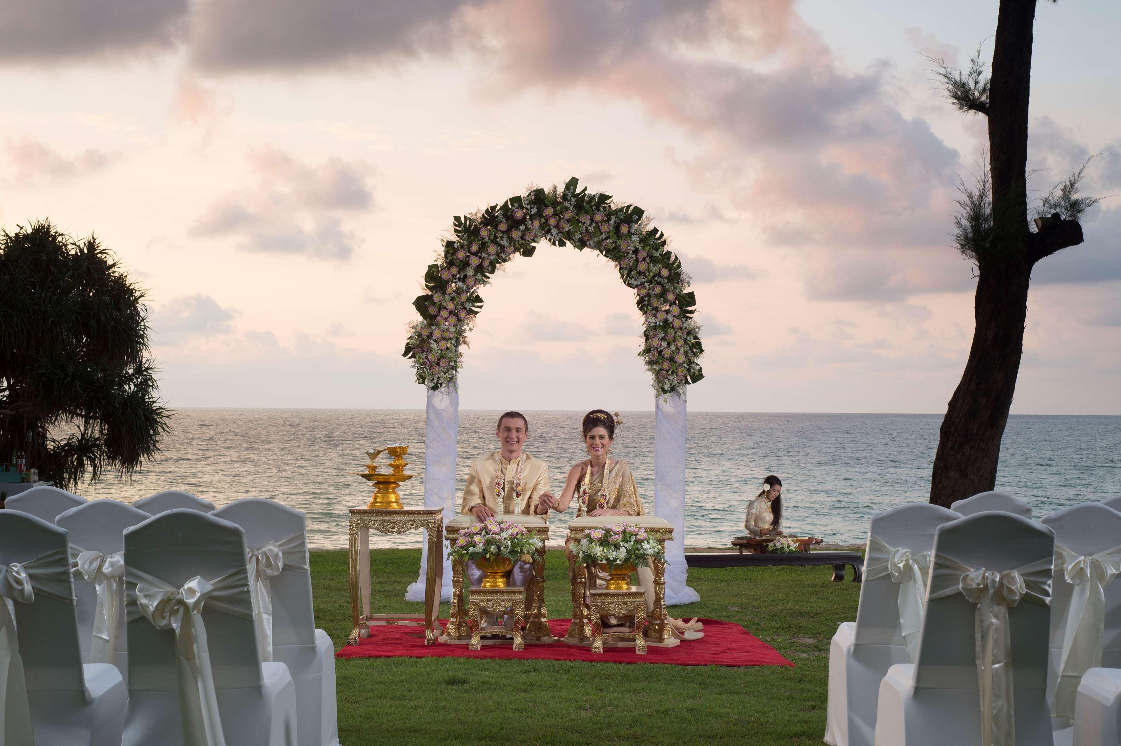 Dusit Thani Laguna Phuket Bang Tao Beach  Esterno foto Thai wedding