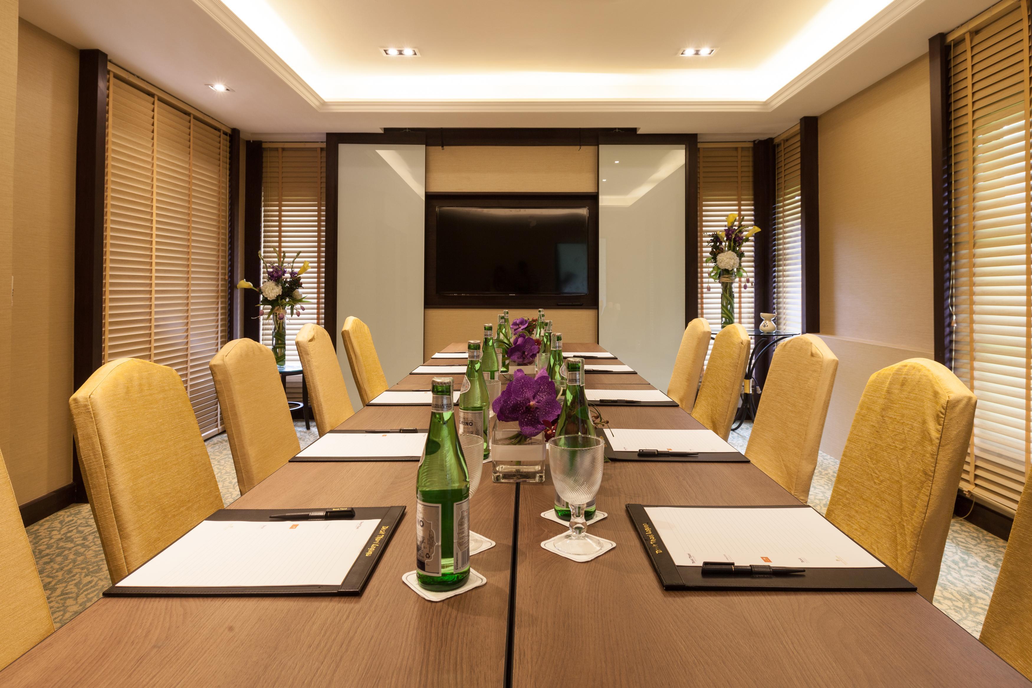 Dusit Thani Laguna Phuket Bang Tao Beach  Esterno foto Meeting room at the hotel