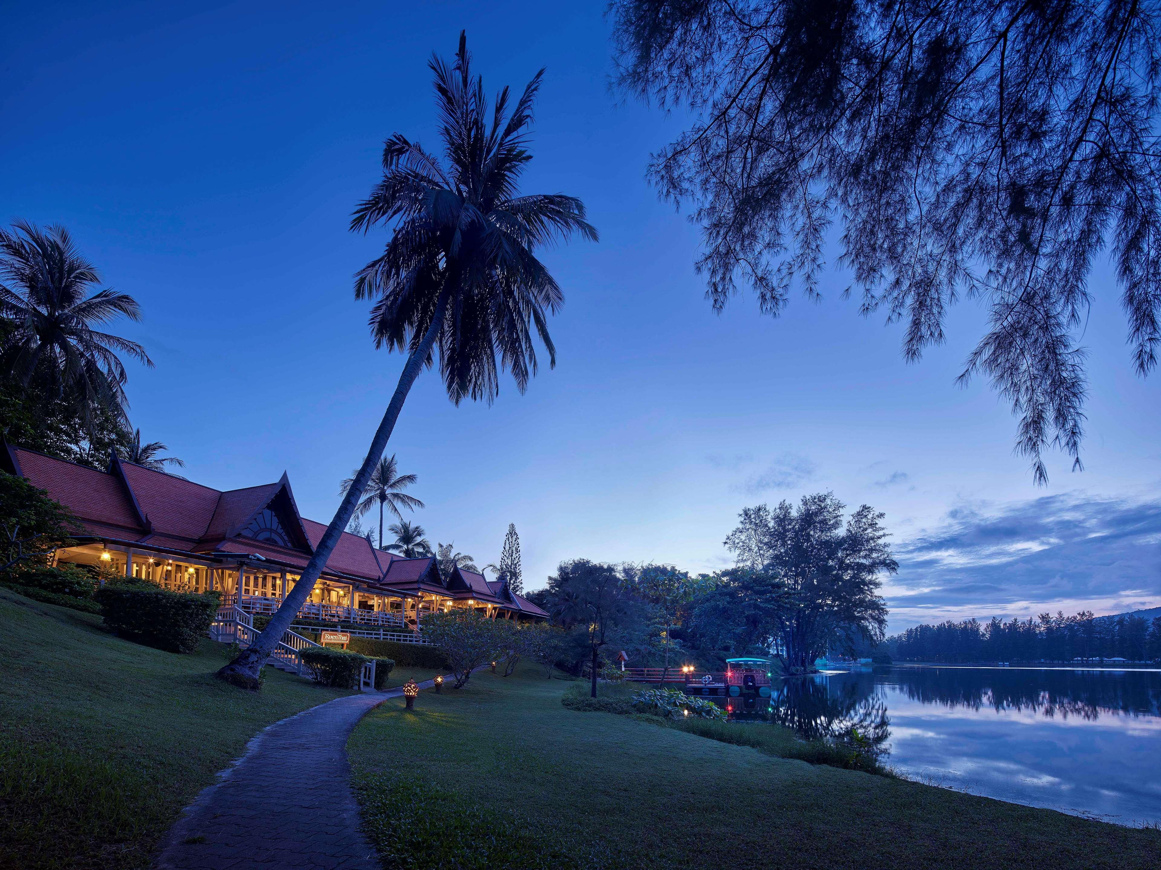 Dusit Thani Laguna Phuket Bang Tao Beach  Esterno foto The E&O 88 Hotel
