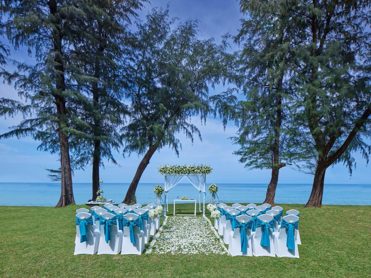 Dusit Thani Laguna Phuket Bang Tao Beach  Camera foto The lawn at the Royal Cliff Beach Hotel